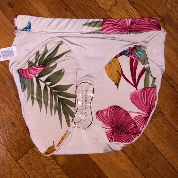 3-piece Fashion Nova swimsuit - Picture 6 of 7